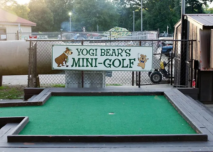 O'connell's Yogi Bear Park Model 33